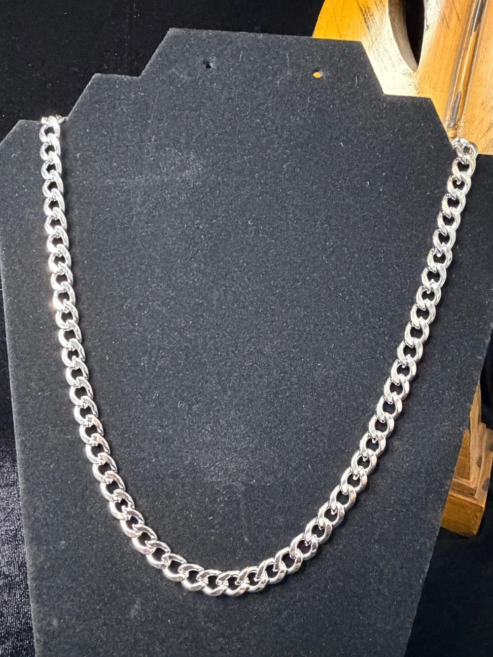 Bold Cuban necklace 22in 8mm. Premium WG plating.